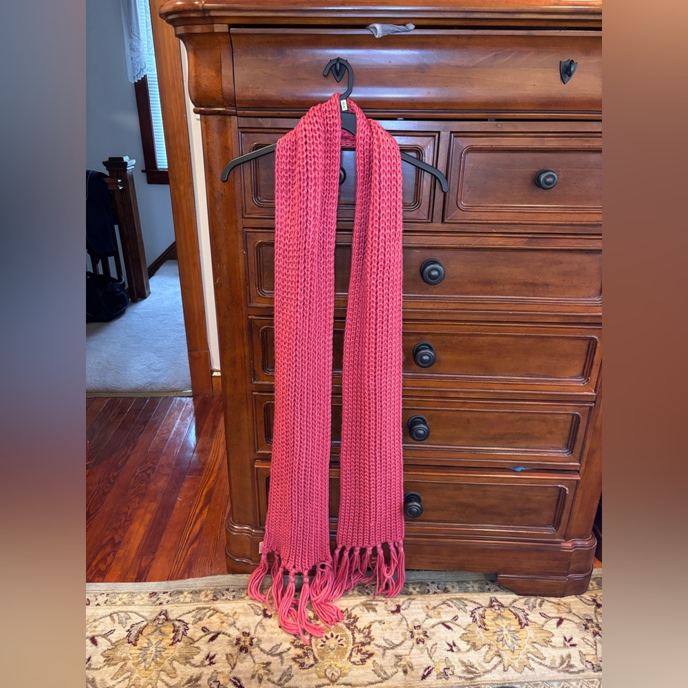 Coral Chunky Knit Fringe Scarf – One Size